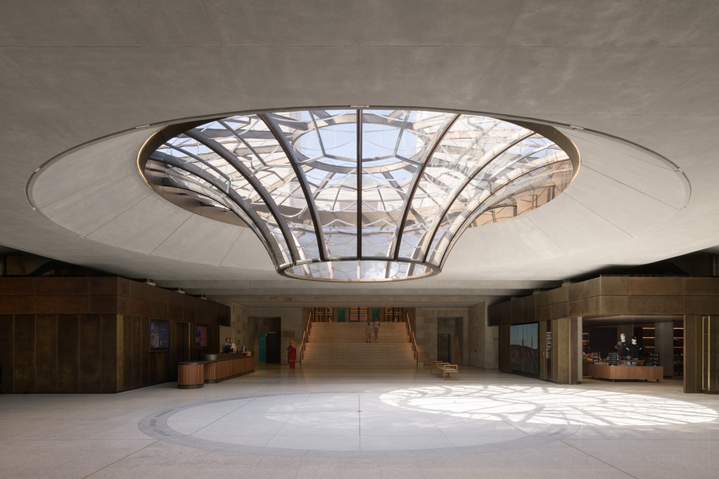 The Oculus, is the focal nexus of the Australian War Memorial aligned with the Hall of Memory, Tomb of the Unknown Soldier and the Pool of Reflection . (Image: Thurston Empson).
